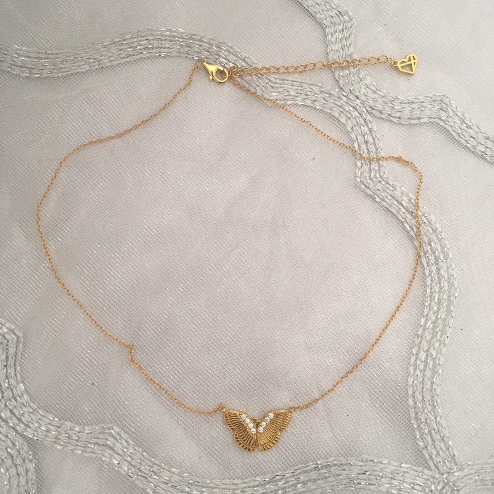 NWOT butterfly necklace